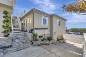 Ocean VIEWS! Steps from Victoria Beach, Lux Design